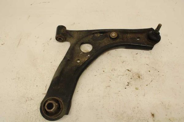 TRIANGLE AVANT DROIT CITROEN C1 / PEUGEOT 108 / TOYOTA AYGO - Vue 1